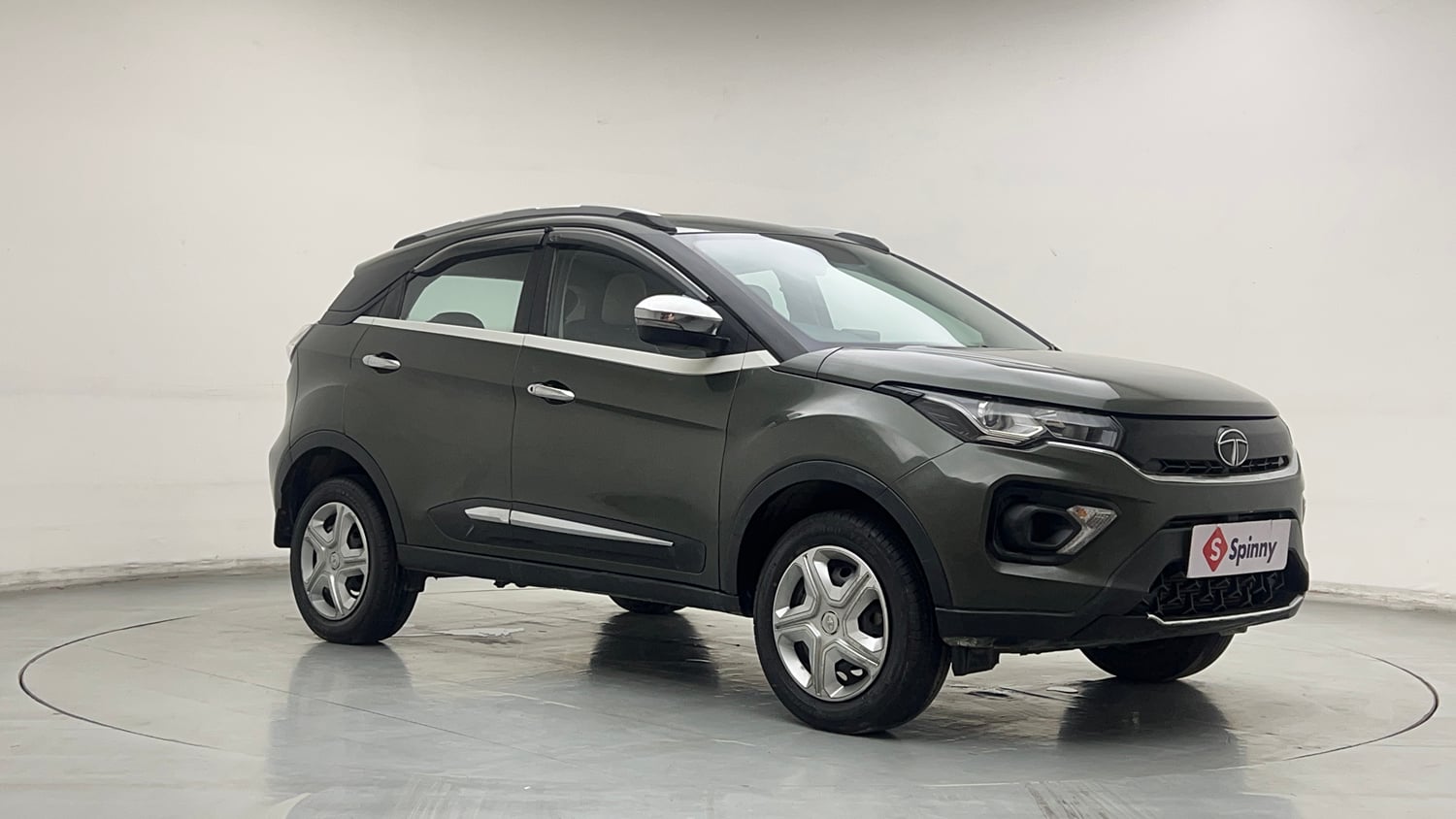 Used 2022 Tata Nexon XMA Plus (S) Petrol Automatic exterior RIGHT FRONT CORNER VIEW