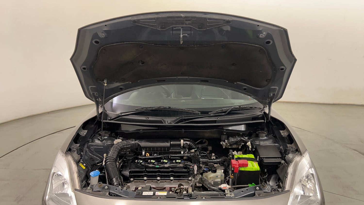 Used 2020 Maruti Suzuki Swift VXi AMT Petrol Automatic engine ENGINE & BONNET OPEN FRONT VIEW