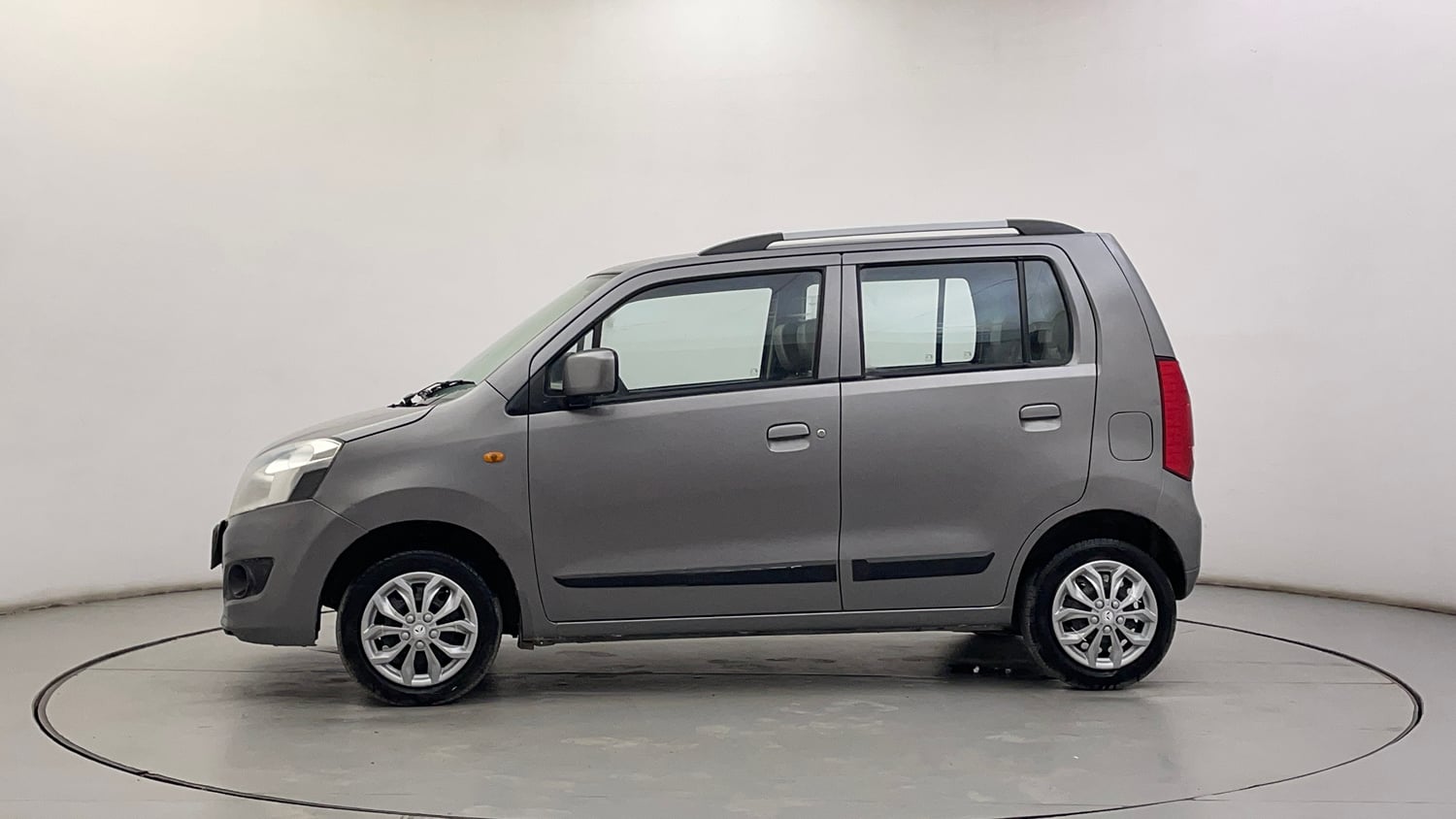 Used 2014 Maruti Suzuki Wagon R VXI Petrol Manual exterior LEFT SIDE VIEW