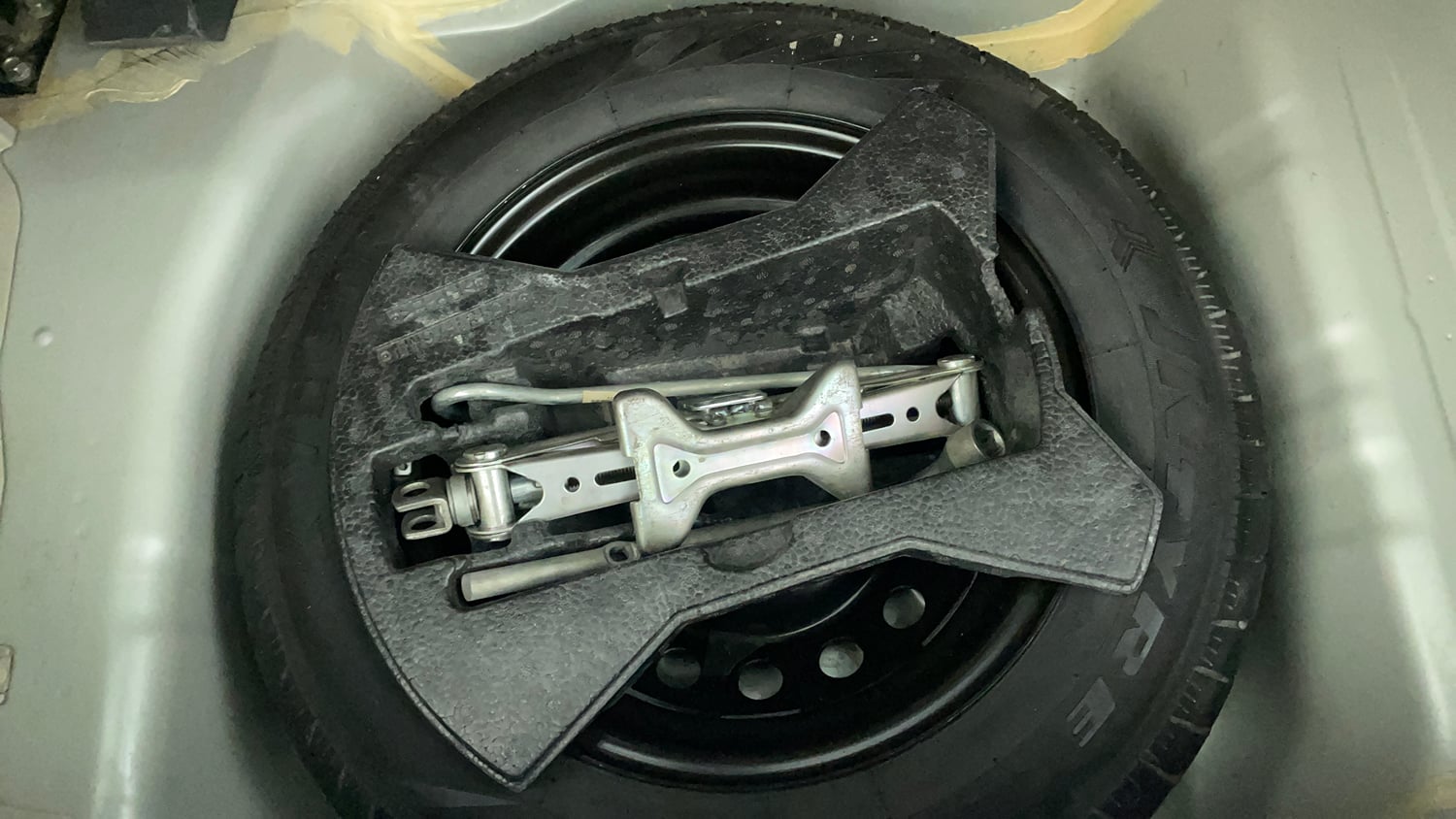 Used 2019 Maruti Suzuki Celerio ZXi (O) AMT Petrol Automatic tyres SPARE TYRE VIEW