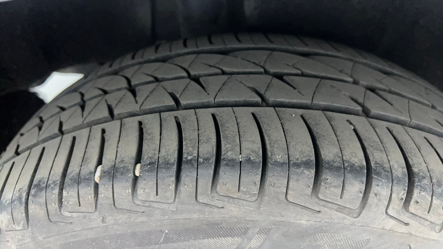 Used 2018 Maruti Suzuki Baleno Zeta 1.2 Petrol Manual tyres RIGHT REAR TYRE TREAD VIEW