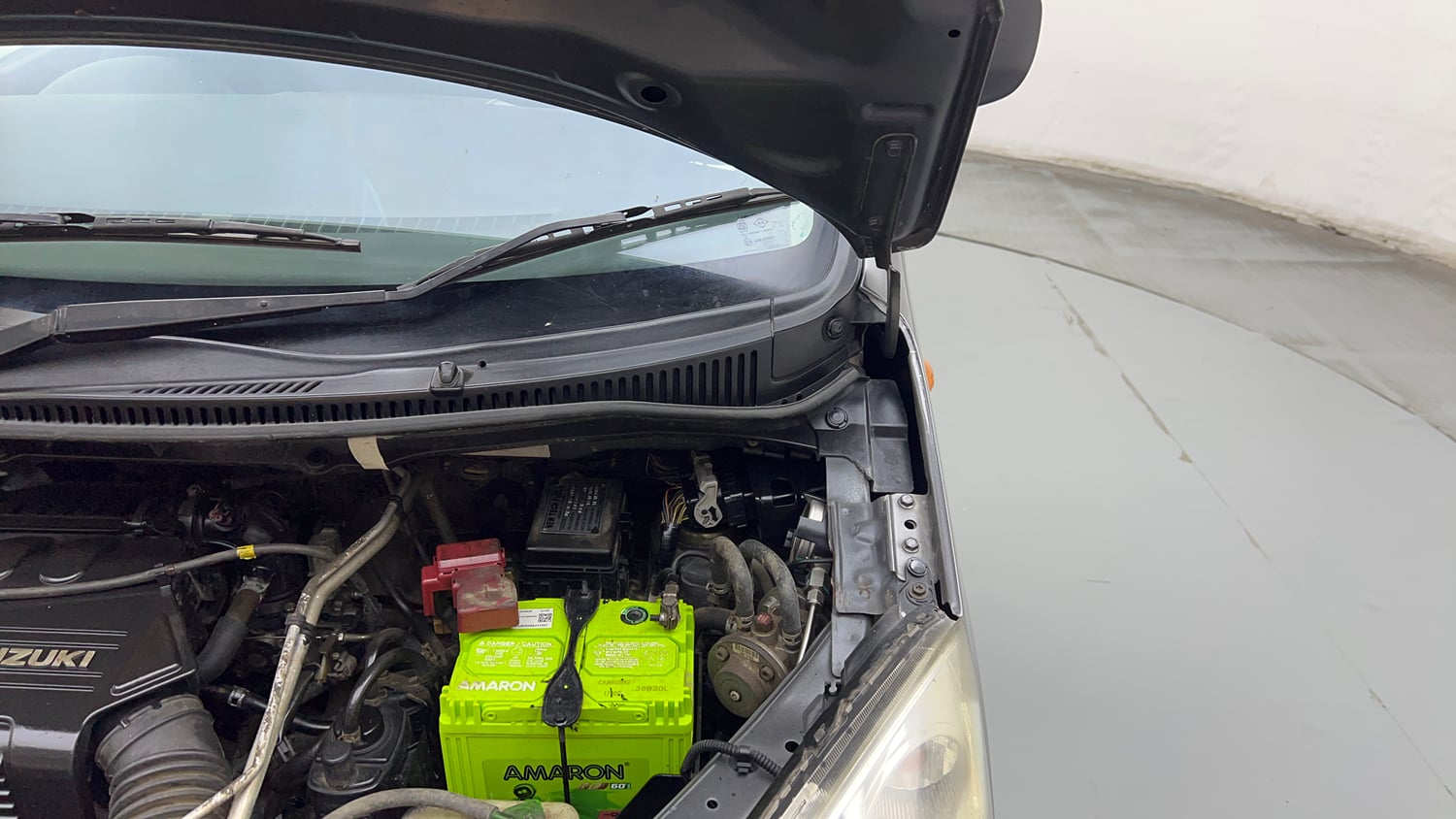 Used 2013 Maruti Suzuki Wagon R LXI CNG Cng Manual engine ENGINE LEFT SIDE HINGE & APRON VIEW