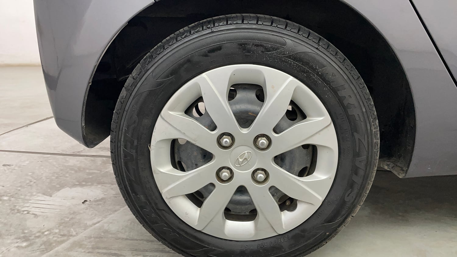 Used 2018 Hyundai Eon Sportz Petrol Manual tyres RIGHT REAR TYRE RIM VIEW