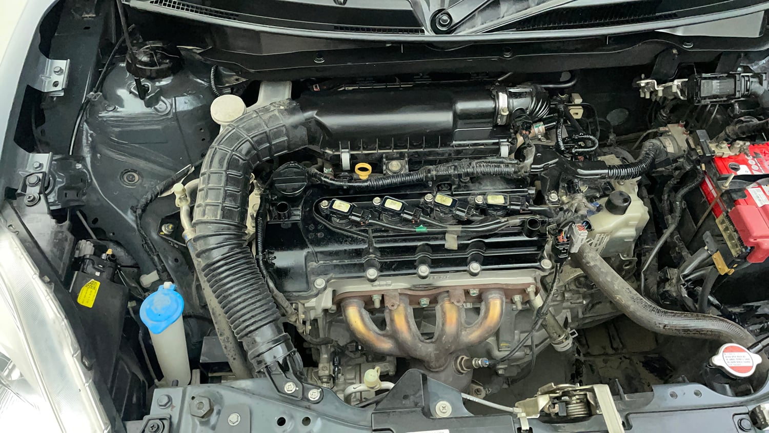 Used 2019 Maruti Suzuki Swift VXi AMT Petrol Automatic engine ENGINE RIGHT SIDE VIEW