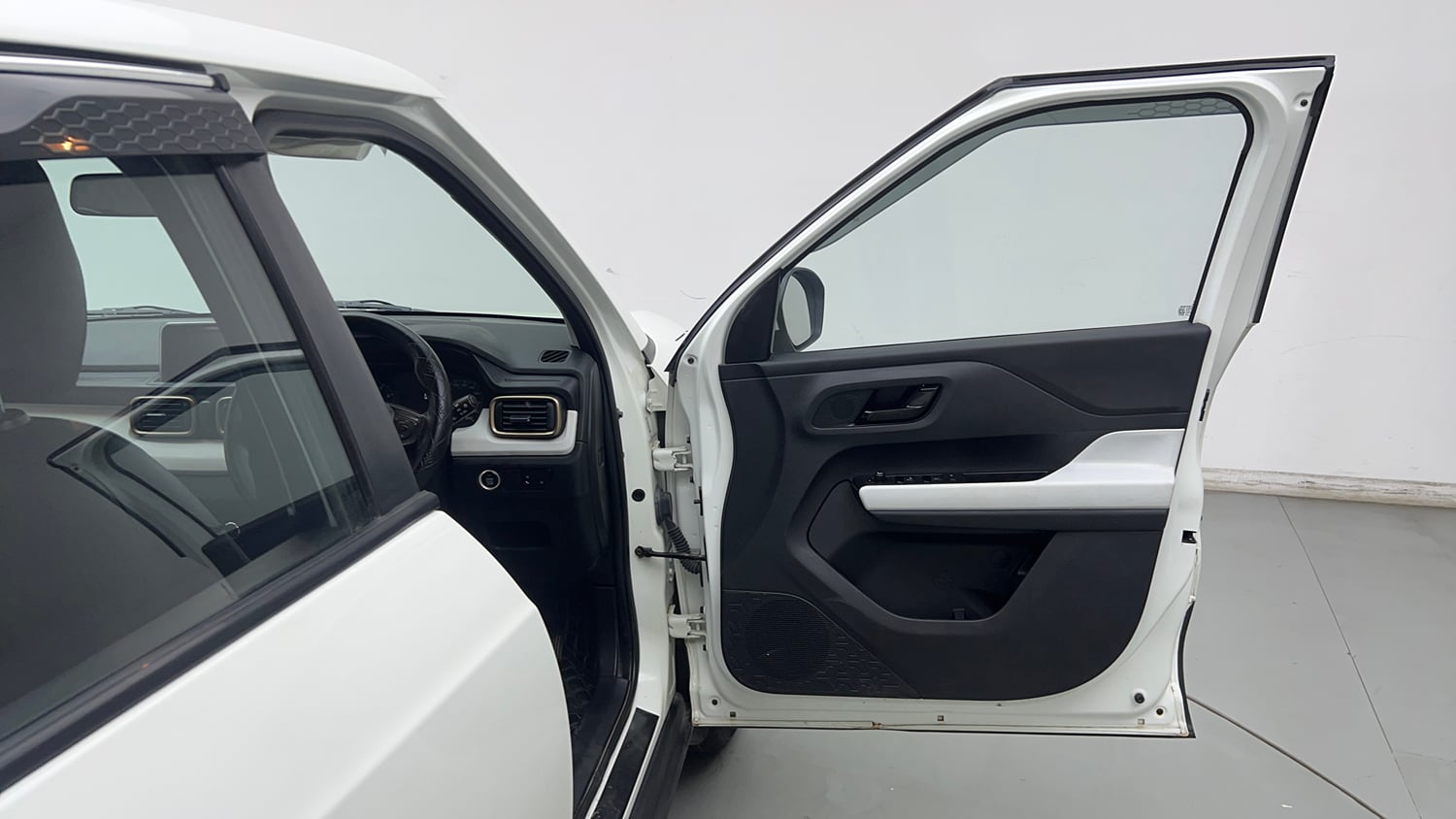 Used 2023 Tata Punch Accomplished MT Petrol Manual interior RIGHT FRONT DOOR OPEN VIEW