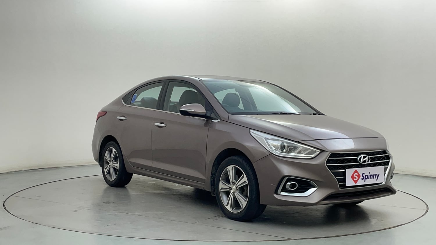 Used 2019 Hyundai Verna SX (O)1.6 VTVT Petrol Manual exterior RIGHT FRONT CORNER VIEW