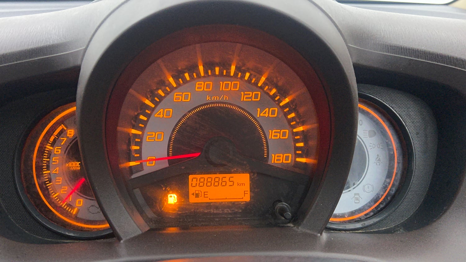 Used 2013 Honda Brio S MT Petrol Manual interior CLUSTERMETER VIEW