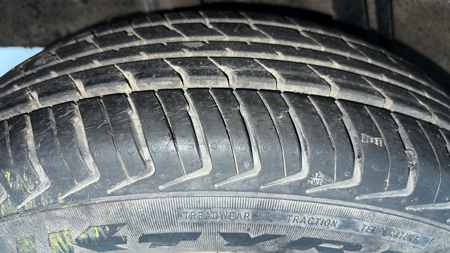 Used 2018 Renault Kwid RXL Petrol Manual tyres RIGHT REAR TYRE TREAD VIEW