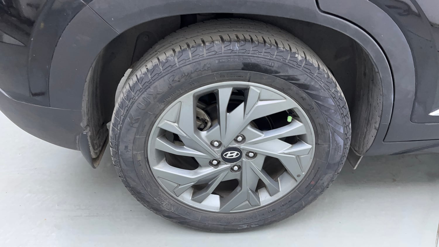 Used 2021 Hyundai Creta SX (O) 1.4 Turbo 7 DCT Petrol Automatic tyres RIGHT REAR TYRE RIM VIEW