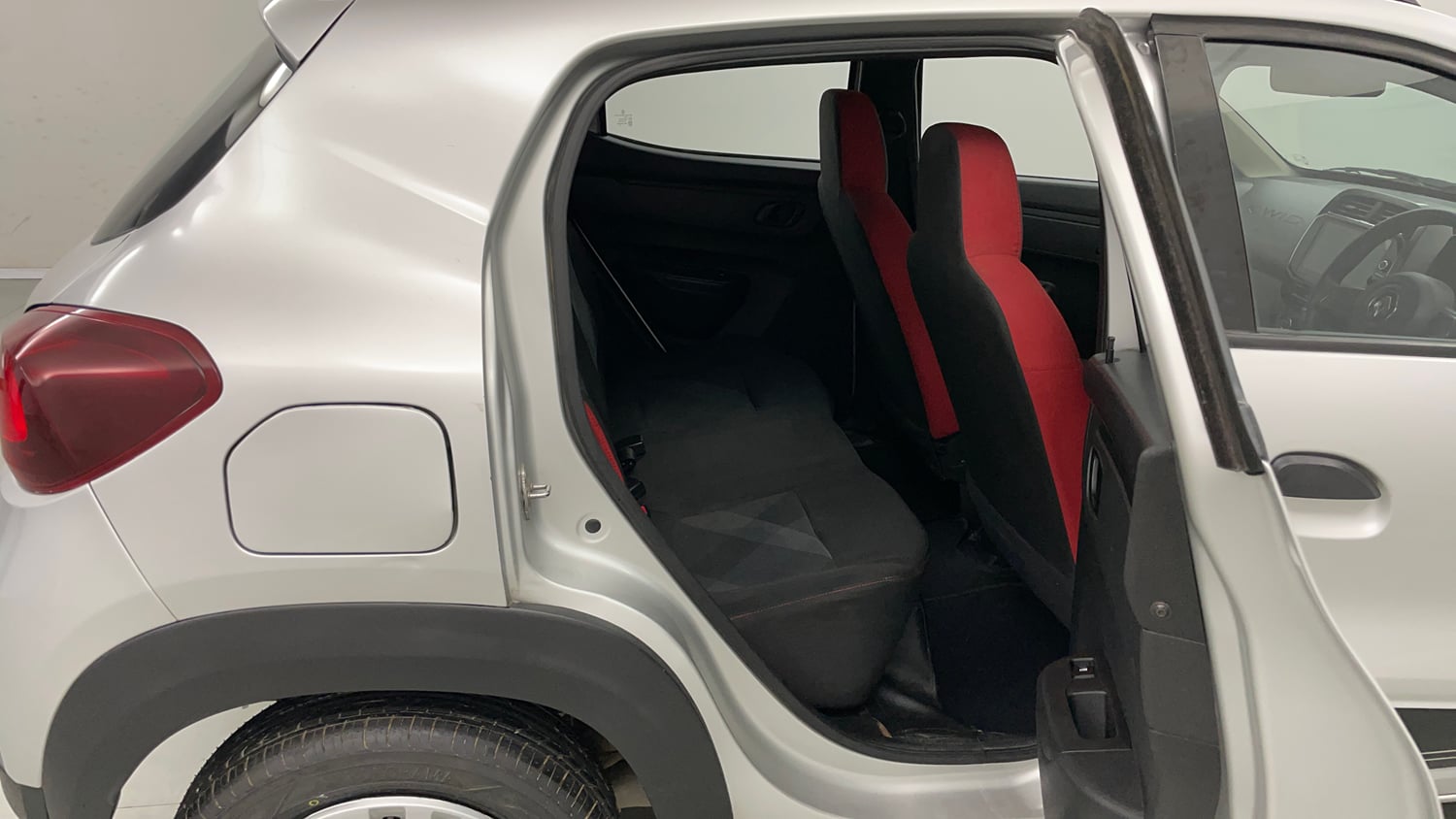 Used 2022 Renault Kwid RXT 1.0 AMT (O) Petrol Automatic interior RIGHT SIDE REAR DOOR CABIN VIEW