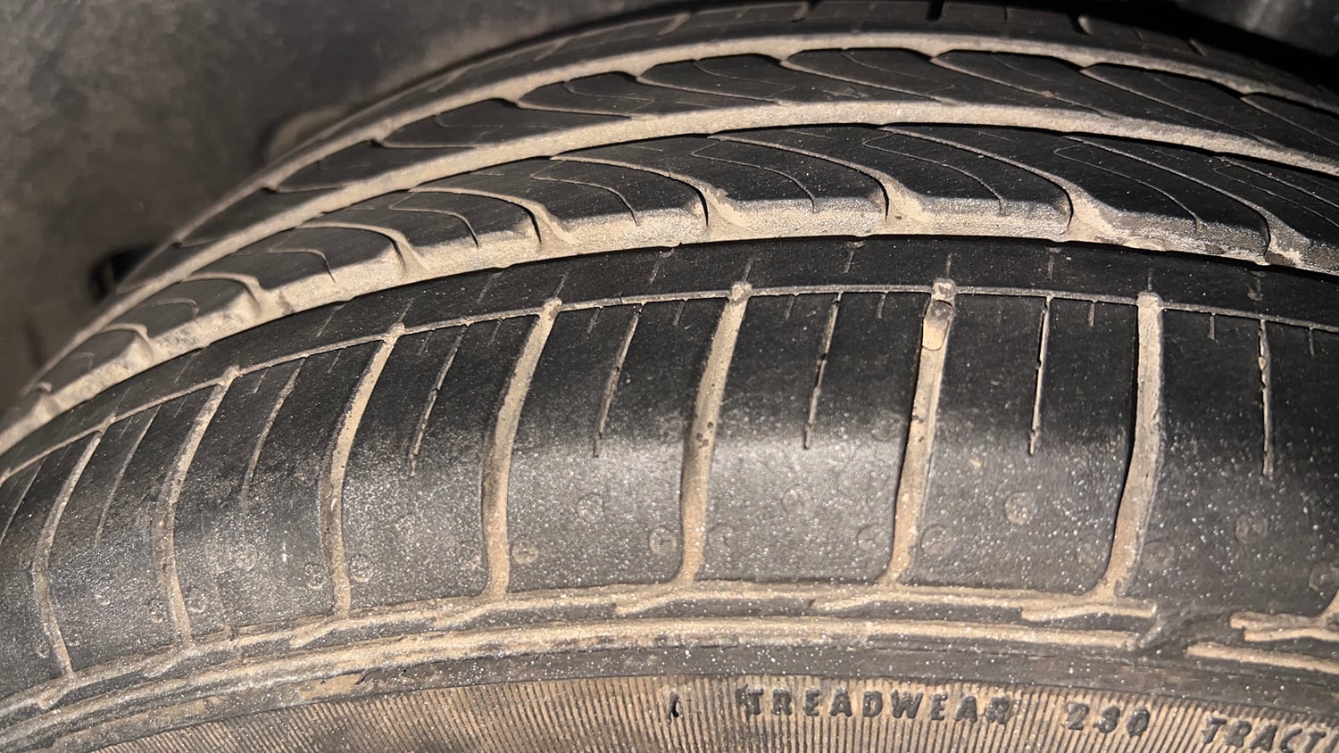 Used 2020 Maruti Suzuki Ciaz Delta Hybrid 1.5 AT Petrol Automatic tyres LEFT REAR TYRE TREAD VIEW