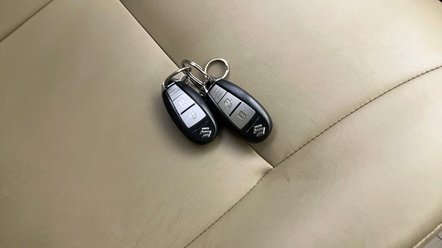 Used 2016 Maruti Suzuki Ertiga ZXI Petrol Manual extra CAR KEY VIEW