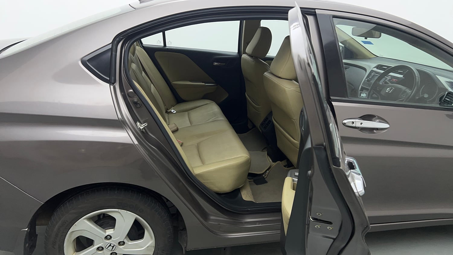 Used 2014 Honda City VX CVT Petrol Automatic interior RIGHT SIDE REAR DOOR CABIN VIEW