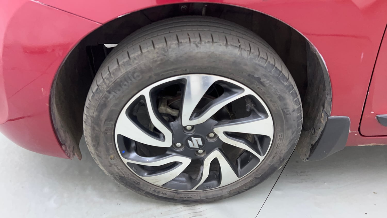Used 2021 Maruti Suzuki Baleno Zeta Petrol Manual tyres LEFT FRONT TYRE RIM VIEW