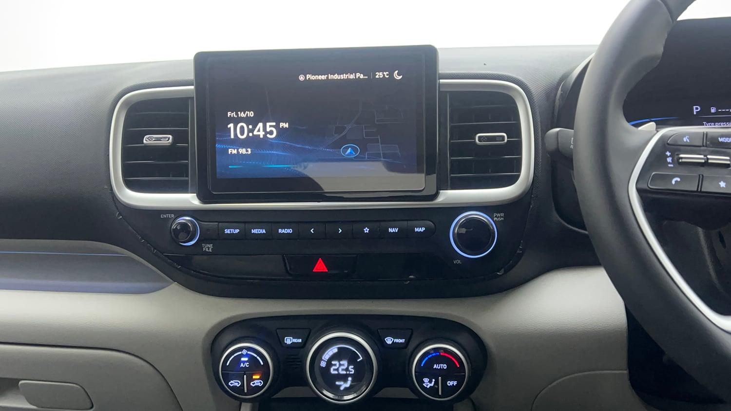Used 2024 Hyundai Venue SX (O) 1.0 Turbo DCT Petrol Automatic interior MUSIC SYSTEM & AC CONTROL VIEW