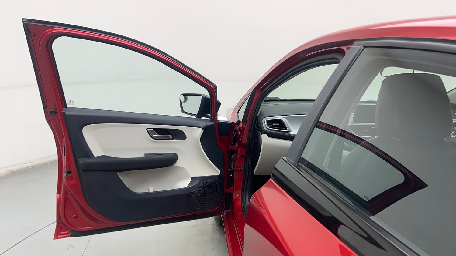 Used 2023 Tata Altroz XZA Petrol Petrol Automatic interior LEFT FRONT DOOR OPEN VIEW