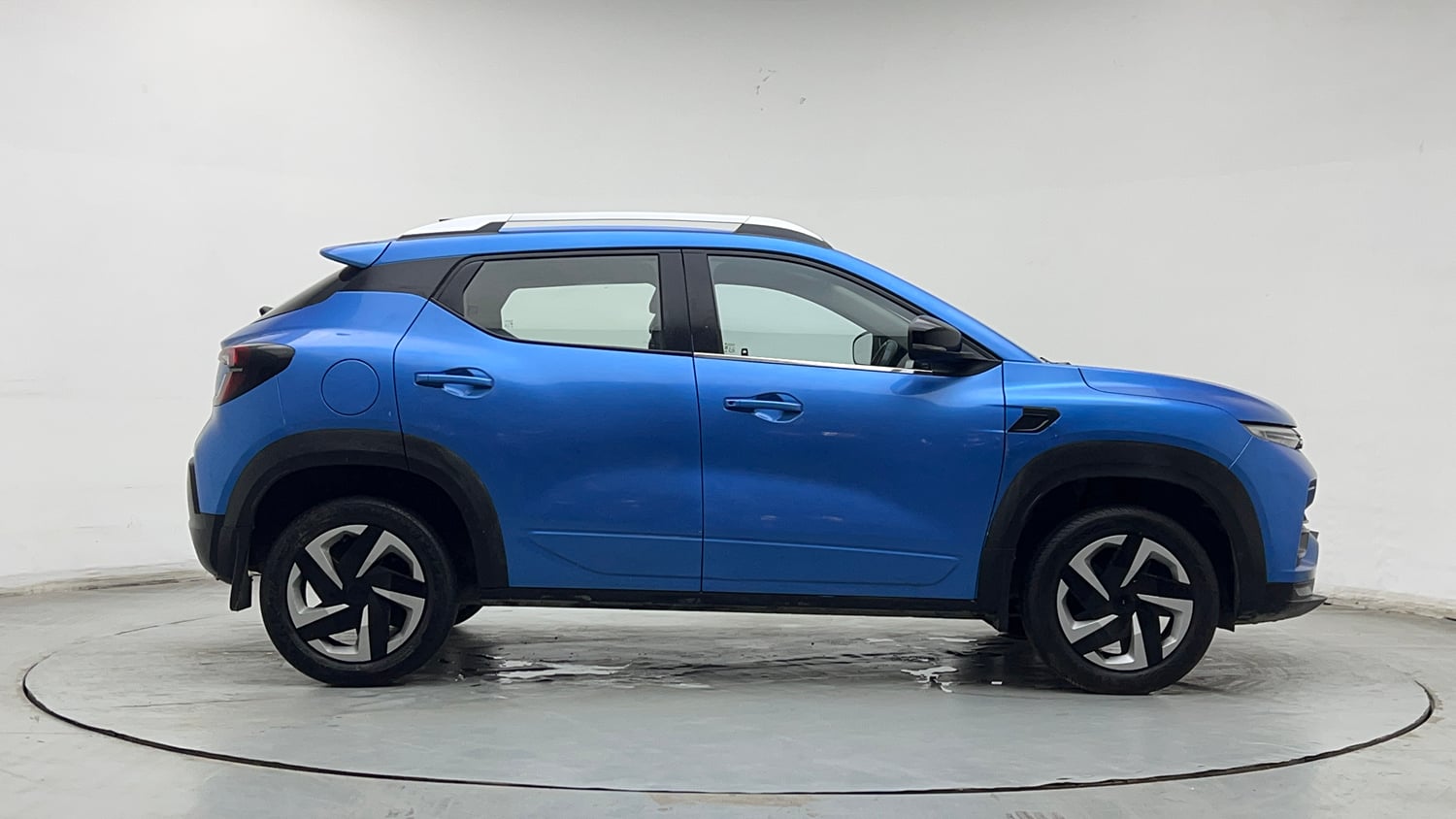 Used 2021 Renault Kiger RXT MT Petrol Manual exterior RIGHT SIDE VIEW