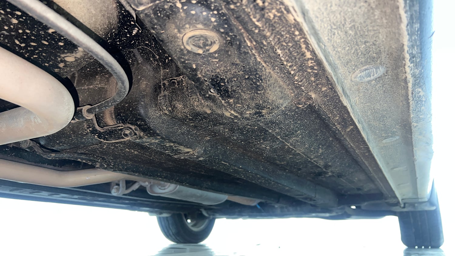 Used 2018 Hyundai Verna EX 1.6 VTVT AT Petrol Automatic extra REAR RIGHT UNDERBODY VIEW