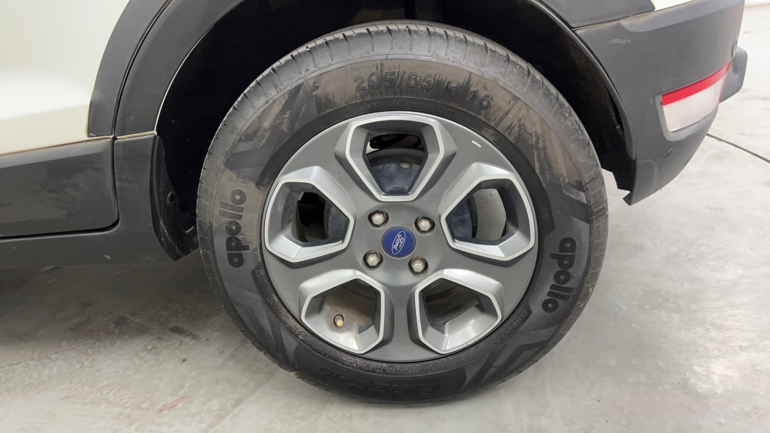 Used 2021 Ford EcoSport Titanium Plus 1.5L Ti-VCT AT Petrol Automatic tyres LEFT REAR TYRE RIM VIEW