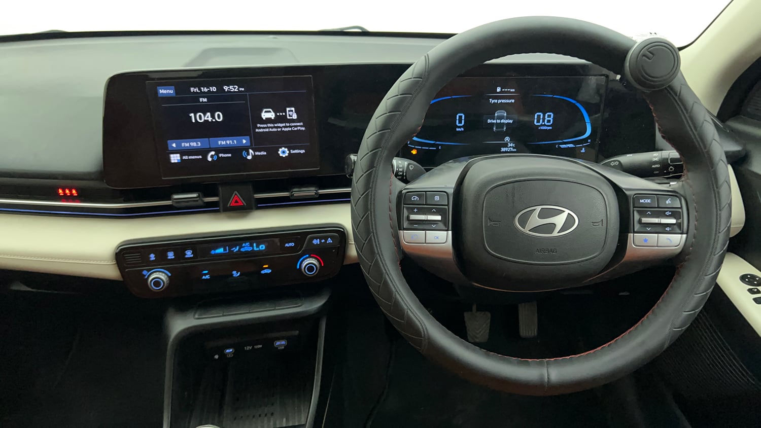Used 2024 Hyundai Verna SX 1.5 Petrol MT Petrol Manual interior STEERING VIEW