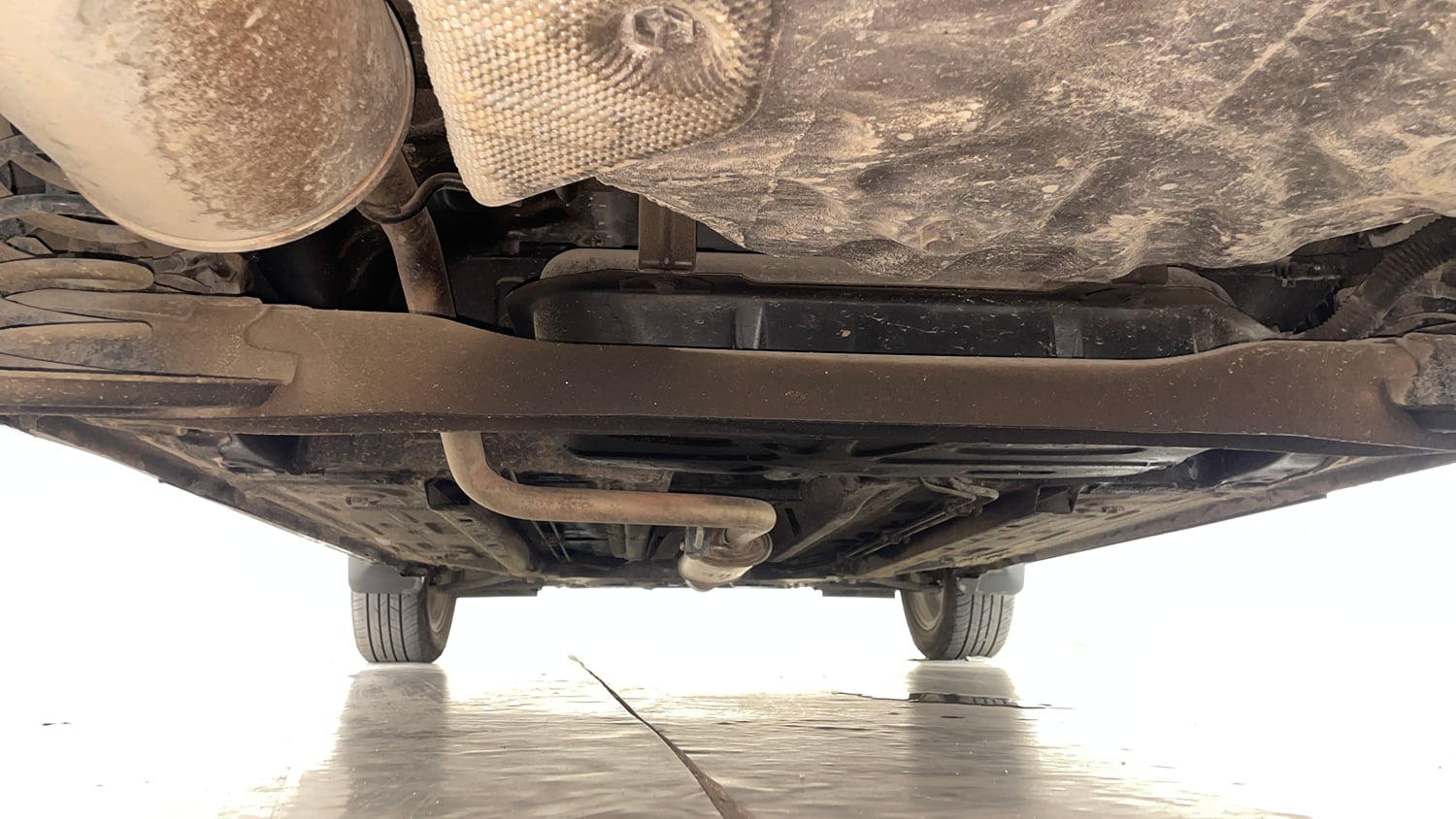 Used 2025 Nissan Magnite N-Connecta HRAO 1.0 Turbo Petrol CVT Petrol Automatic extra REAR UNDERBODY VIEW (TAKEN FROM REAR)
