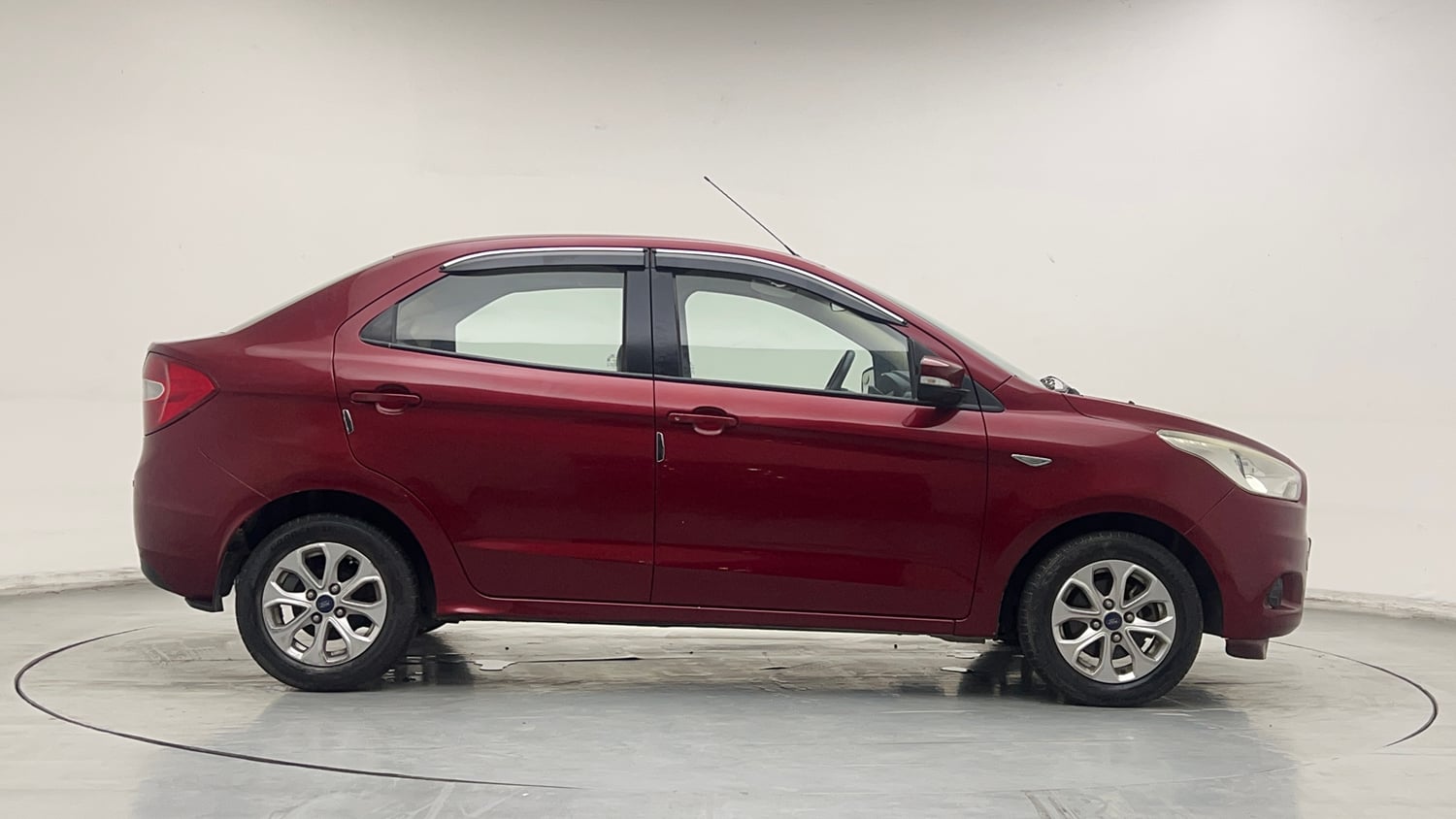 Used 2017 Ford Figo Aspire Titanium 1.2 Ti-VCT Petrol Manual exterior RIGHT SIDE VIEW