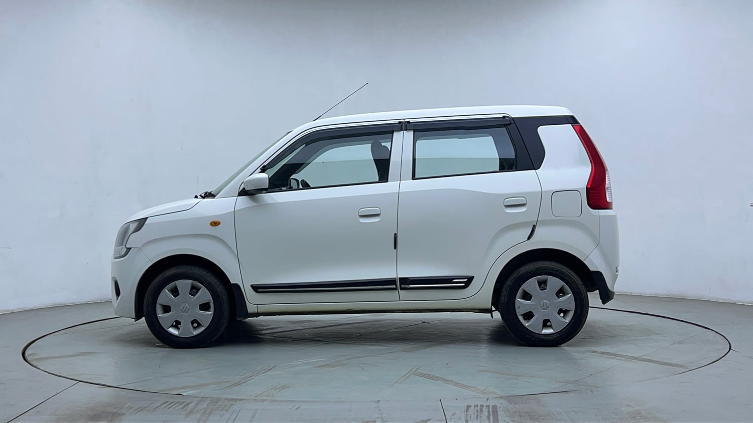 Used 2021 Maruti Suzuki Wagon R 1.0 VXi 1.0 AMT Petrol Automatic exterior LEFT SIDE VIEW