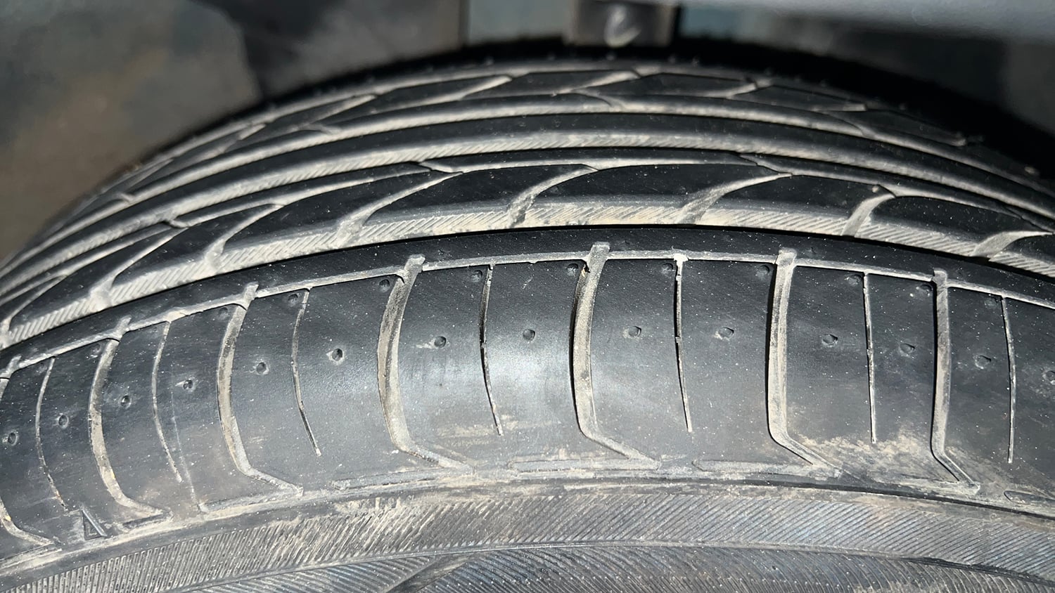 Used 2021 Renault Kwid RXT 1.0 AMT Opt Petrol Automatic tyres RIGHT FRONT TYRE TREAD VIEW