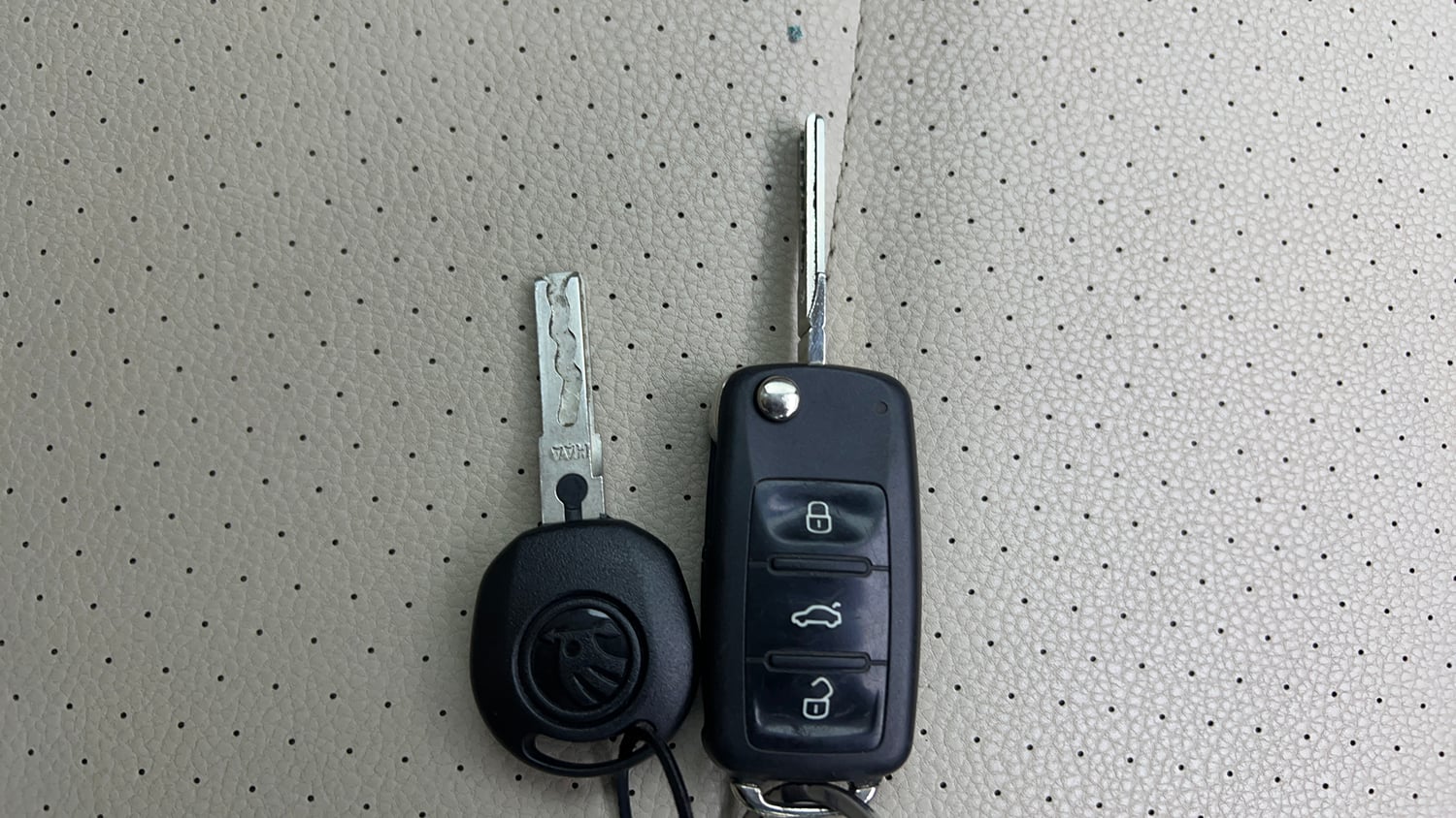 Used 2021 Skoda Rapid Style AT Petrol Automatic extra CAR KEY VIEW