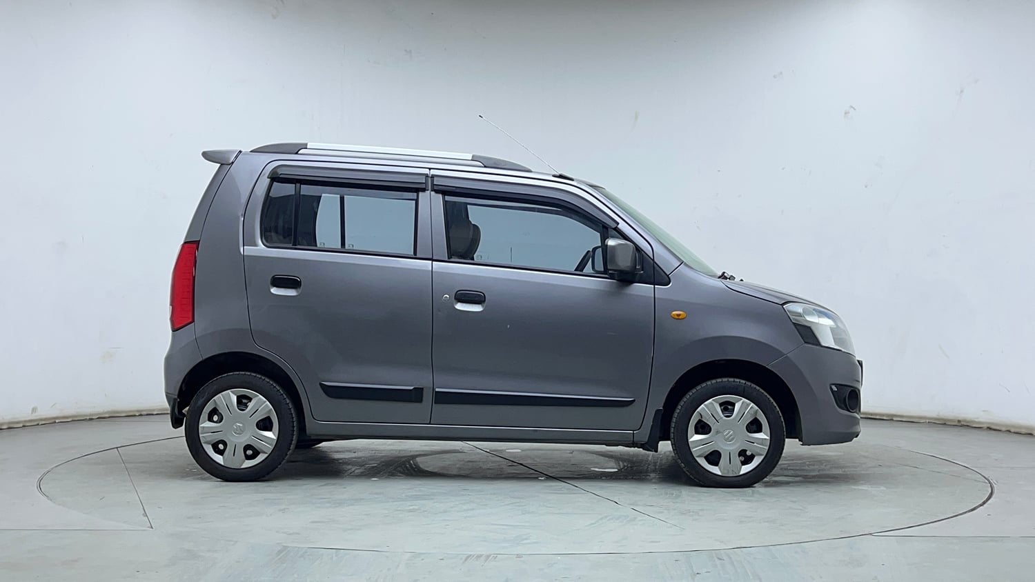Used 2018 Maruti Suzuki Wagon R 1.0 VXI AMT Petrol Automatic exterior RIGHT SIDE VIEW