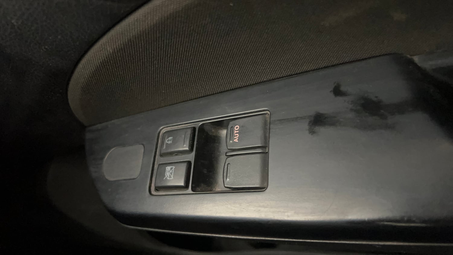 Used 2017 Maruti Suzuki Swift Lxi (O) Petrol Manual top_features Power windows