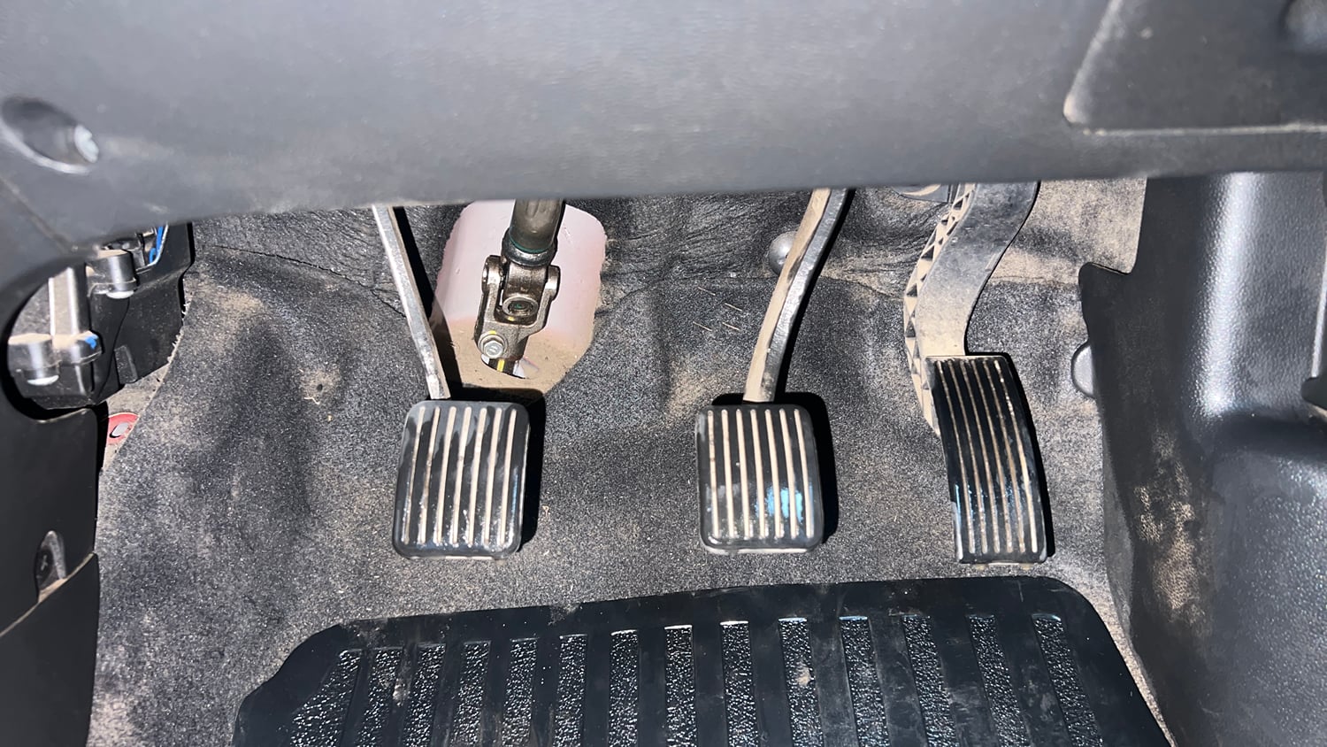 Used 2018 Hyundai Grand i10 Sportz 1.2 Kappa VTVT Petrol Manual interior PEDALS VIEW