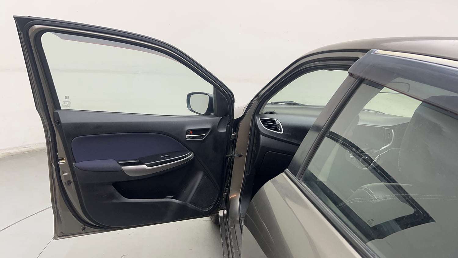 Used 2019 Maruti Suzuki Baleno Delta Petrol Manual interior LEFT FRONT DOOR OPEN VIEW