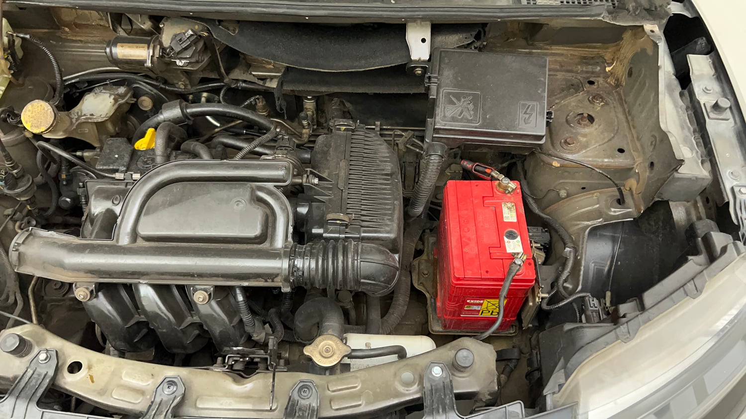 Used 2020 Renault Kwid RXT 1.0 Opt Petrol Manual engine ENGINE LEFT SIDE VIEW