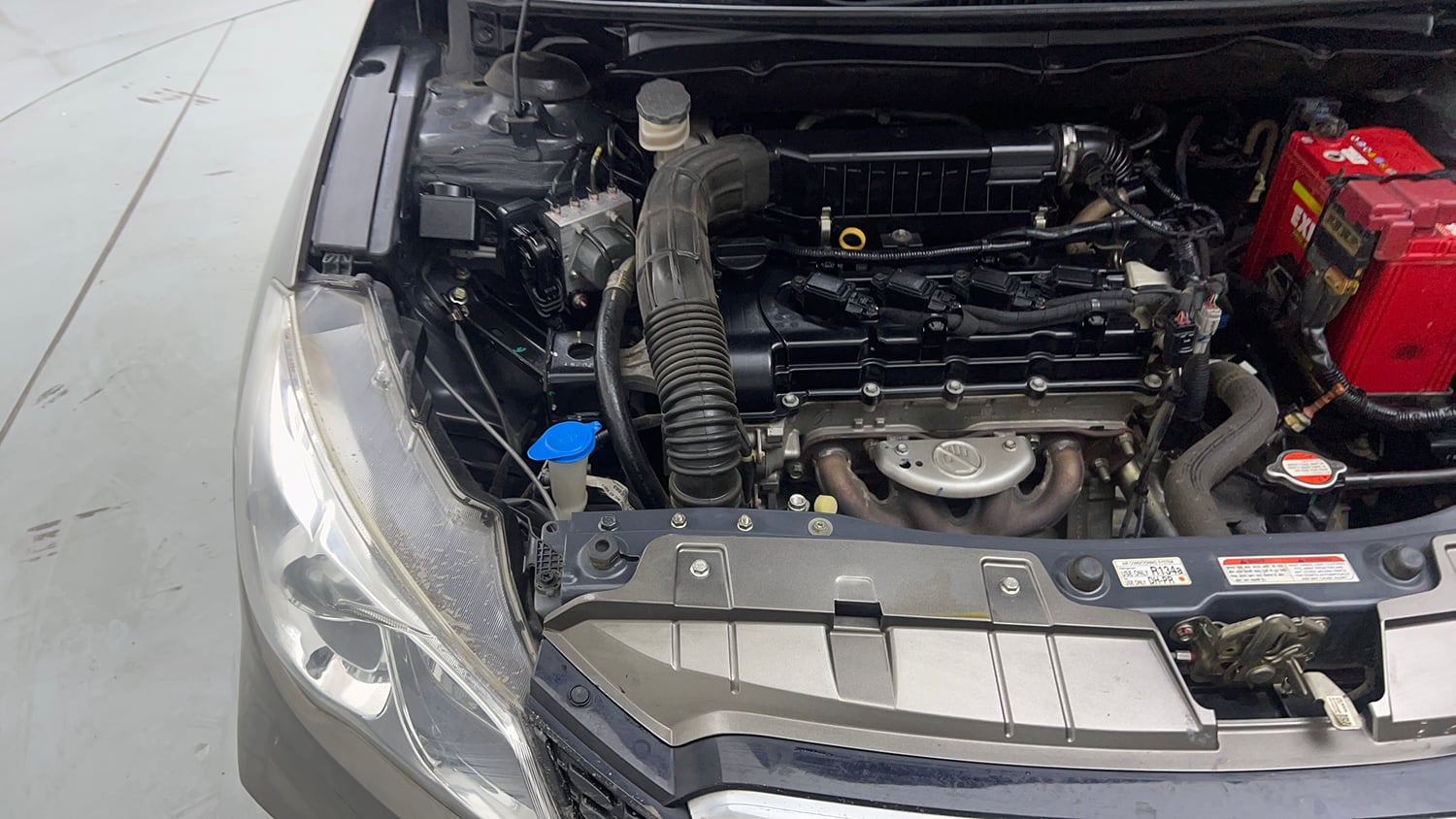 Used 2020 Maruti Suzuki Ciaz Delta Hybrid 1.5 AT Petrol Automatic engine ENGINE RIGHT SIDE VIEW