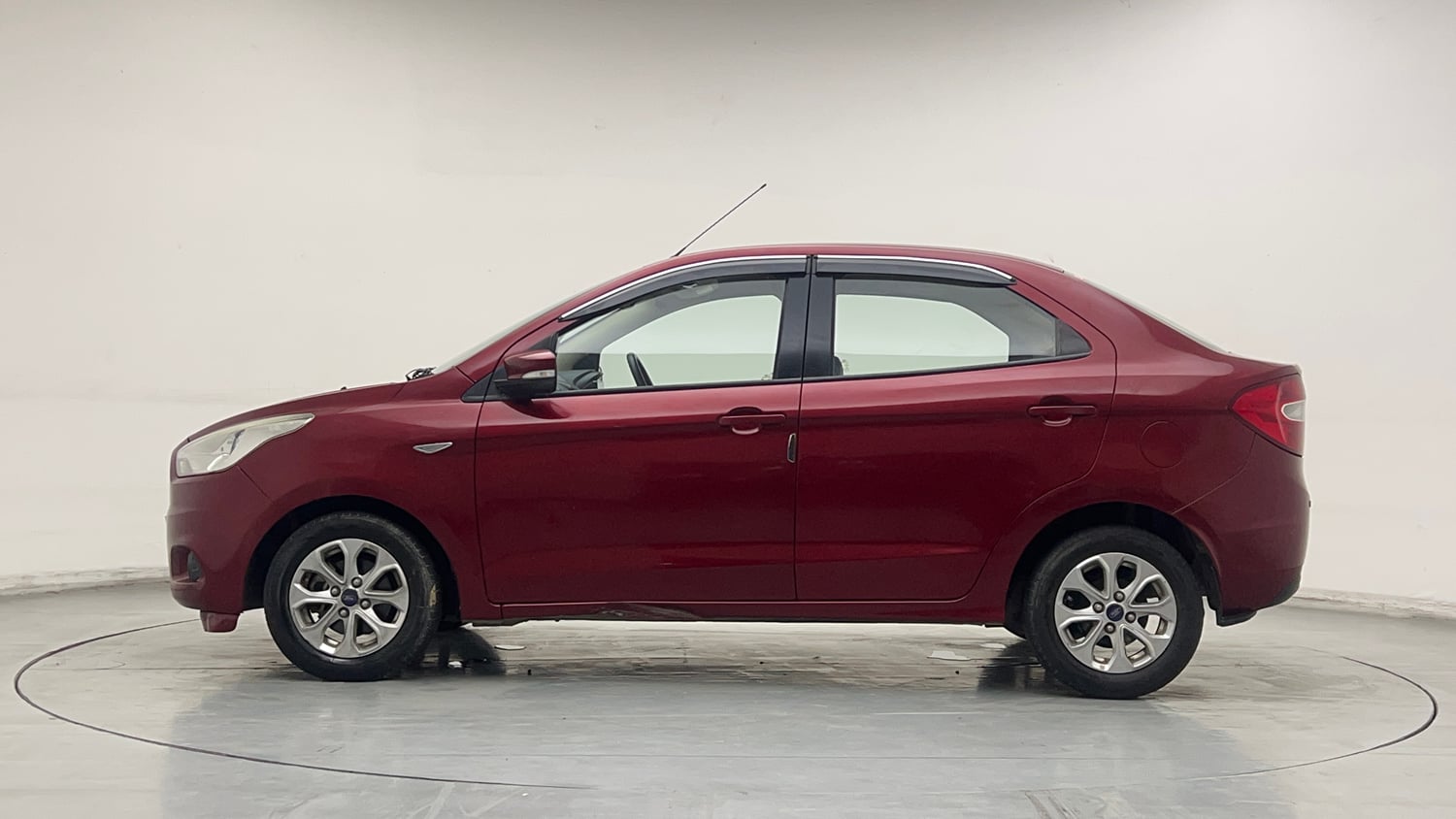 Used 2017 Ford Figo Aspire Titanium 1.2 Ti-VCT Petrol Manual exterior LEFT SIDE VIEW