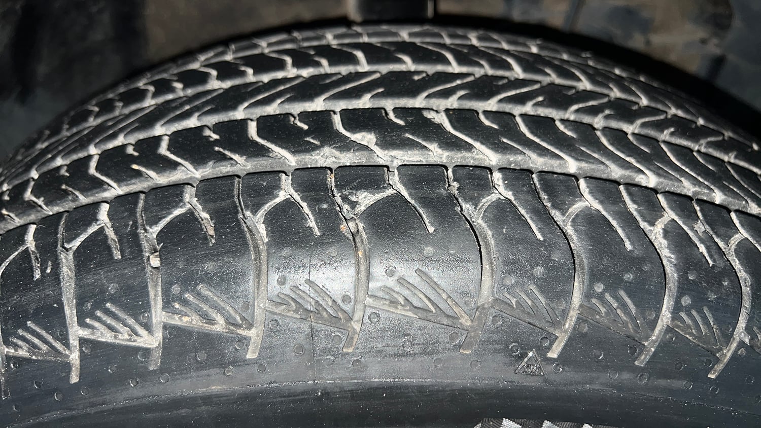 Used 2025 Maruti Suzuki Grand Vitara Zeta Smart Hybrid Petrol Manual tyres RIGHT FRONT TYRE TREAD VIEW
