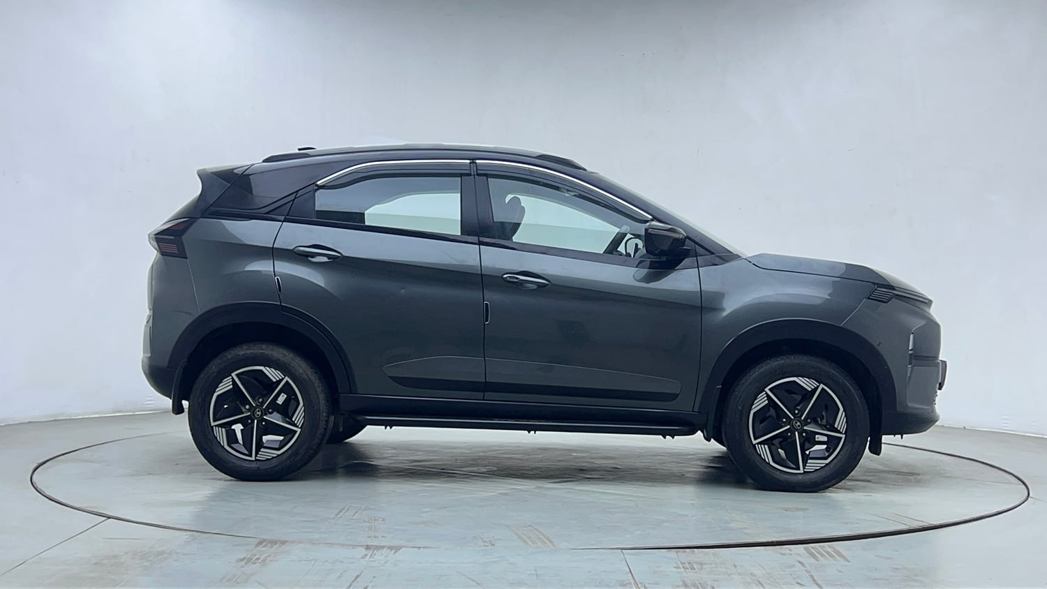 Used 2024 Tata Nexon Fearless Plus 1.2 Revotron Petrol 7DCA DT Petrol Automatic exterior RIGHT SIDE VIEW