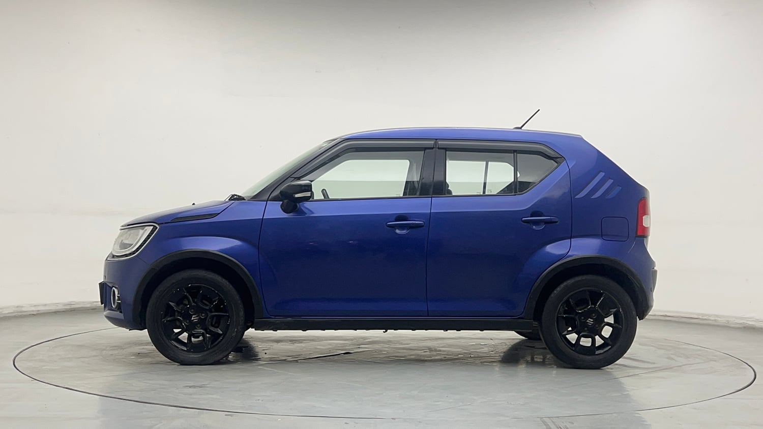 Used 2017 Maruti Suzuki Ignis Alpha 1.2 MT Petrol Manual exterior LEFT SIDE VIEW
