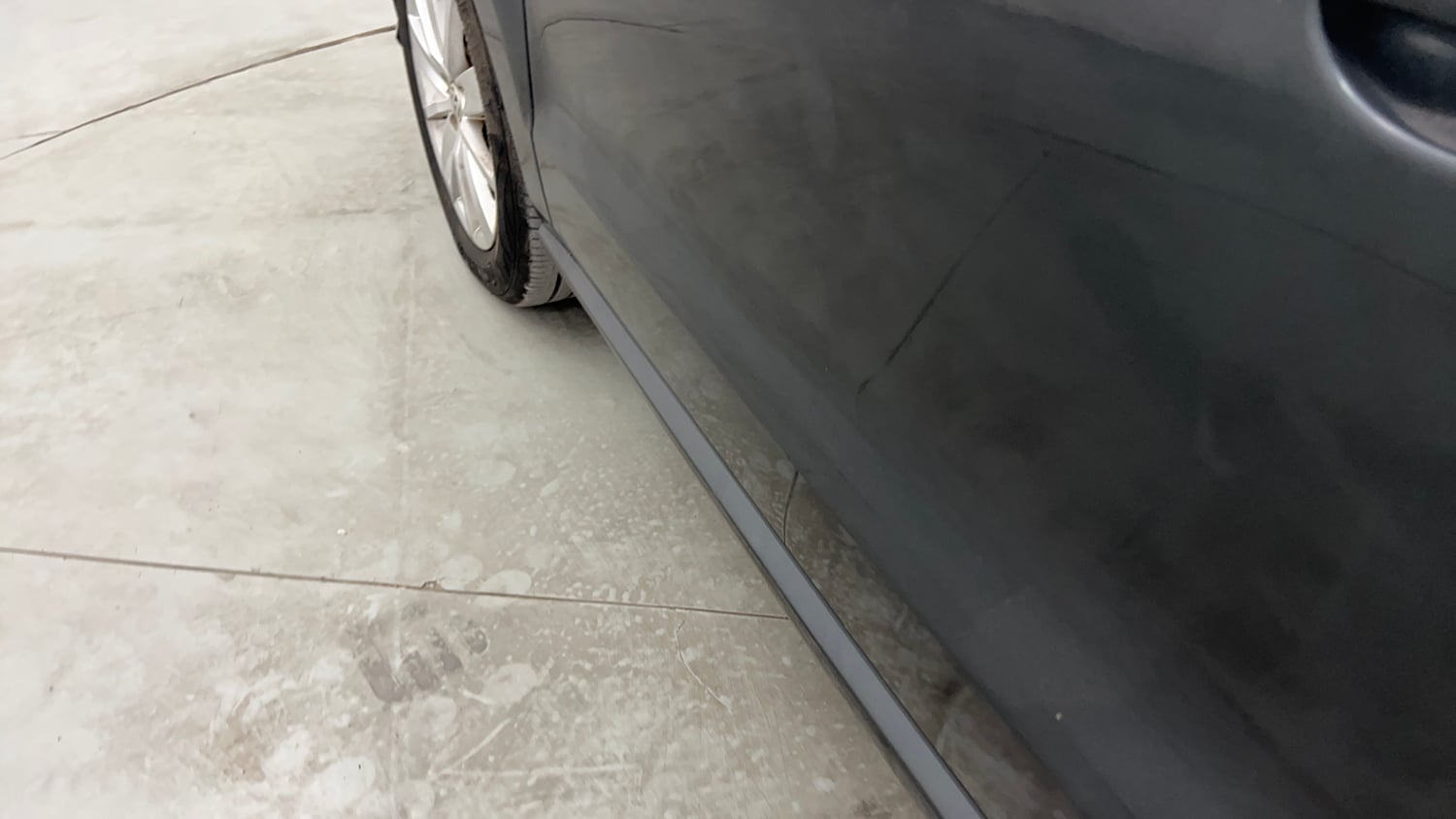 Used 2016 Volkswagen Ameo Highline1.2L (P) Petrol Manual dents MINOR SCRATCH