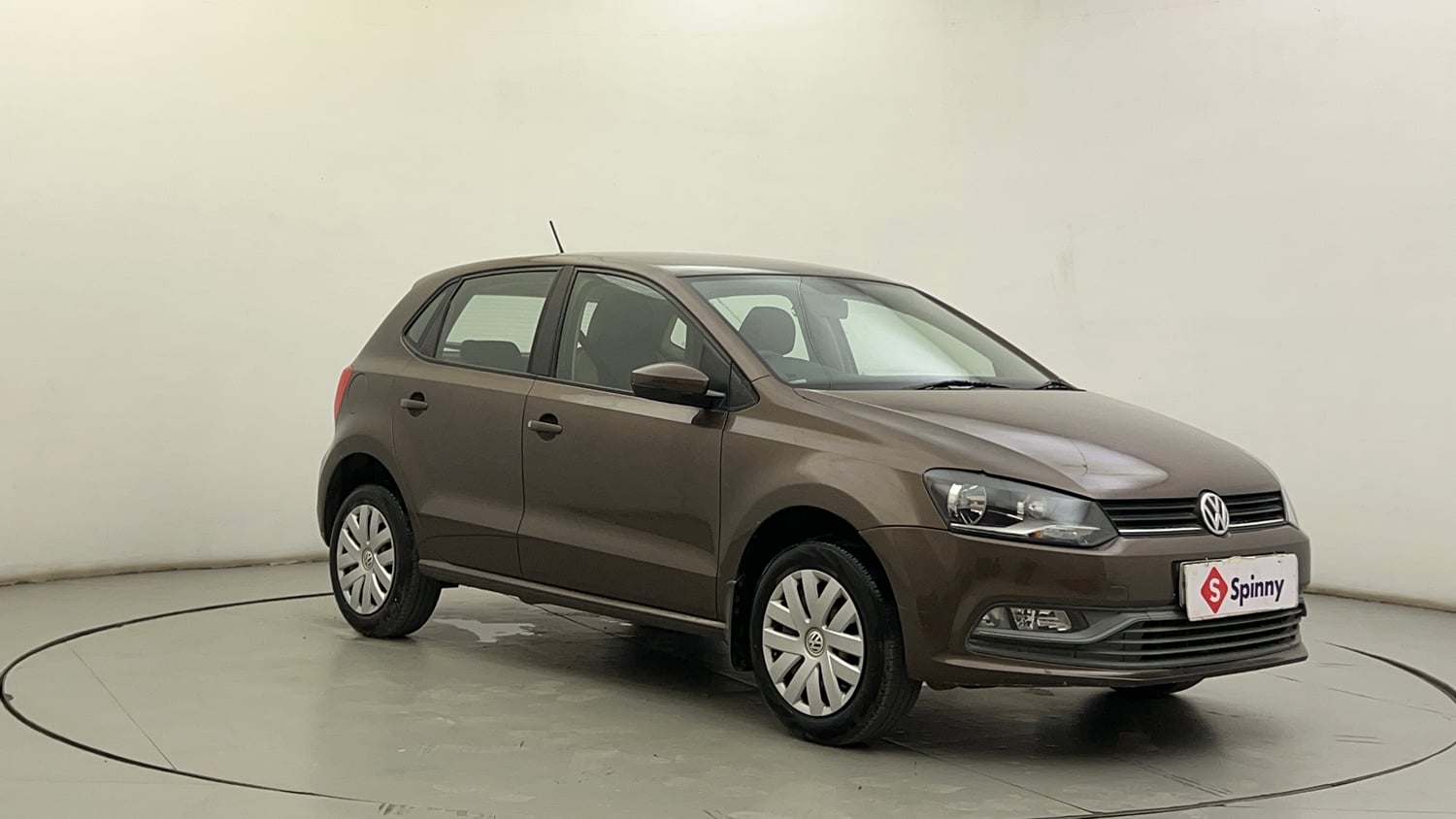 Used 2016 Volkswagen Polo Comfortline 1.2L (P) Petrol Manual exterior RIGHT FRONT CORNER VIEW