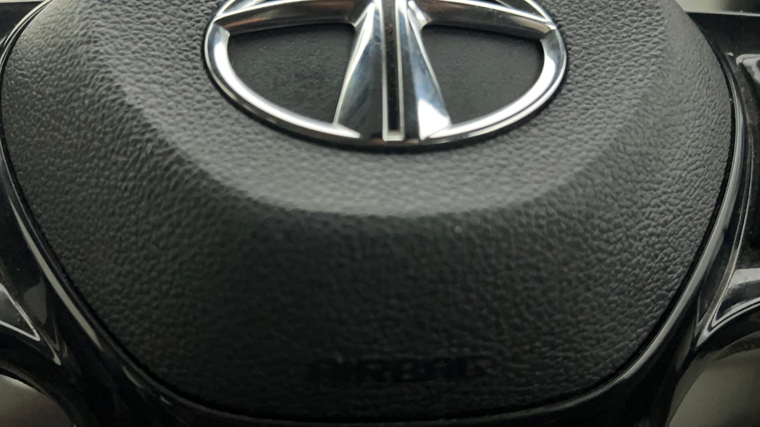 Used 2022 Tata Nexon XZA Plus Diesel Diesel Automatic top_features Airbags