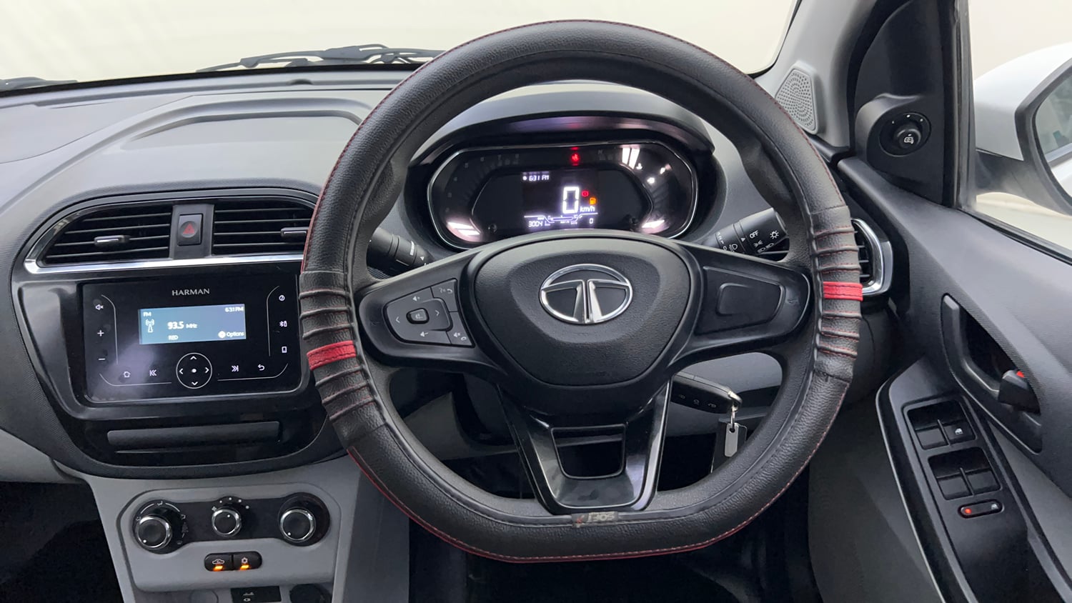 Used 2021 Tata Tiago XT Petrol Manual interior STEERING VIEW