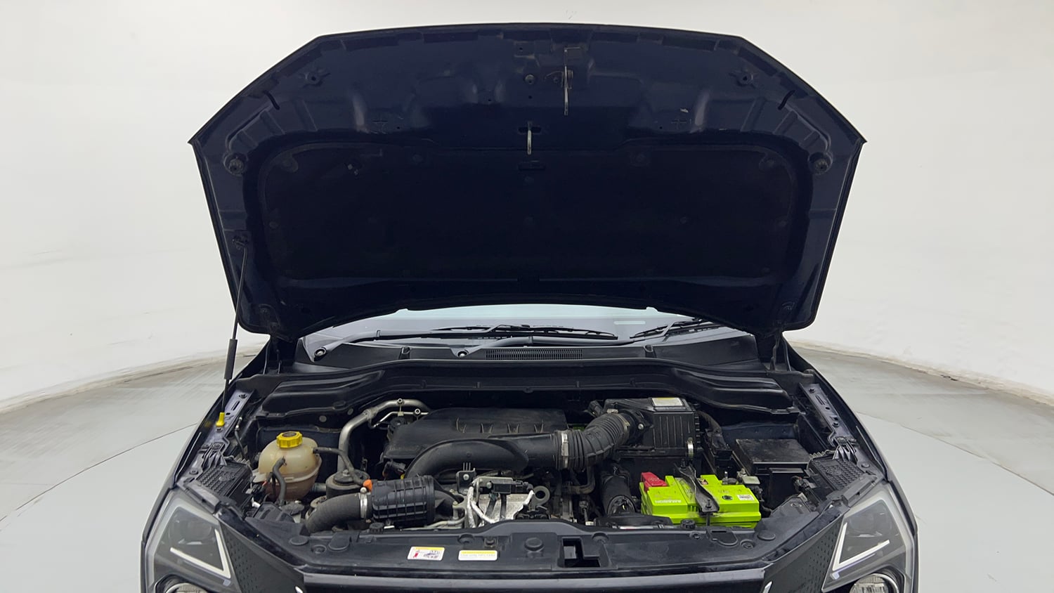 Used 2024 Mahindra XUV 3XO AX7L 1.2 Petrol AT Petrol Automatic engine ENGINE & BONNET OPEN FRONT VIEW