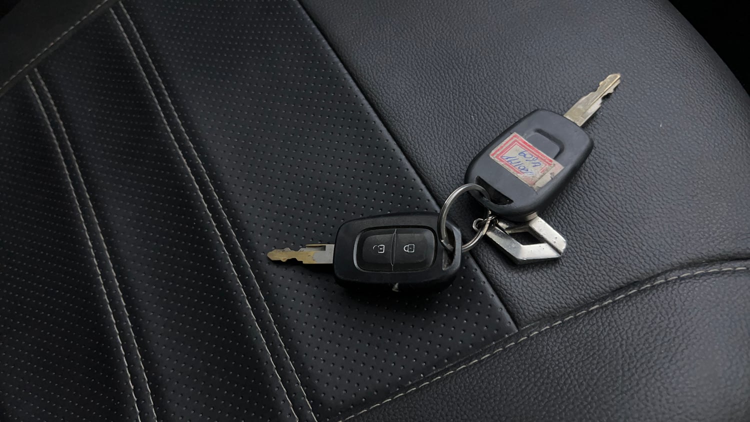 Used 2017 Renault Kwid 1.0 RXT AMT Petrol Automatic extra CAR KEY VIEW