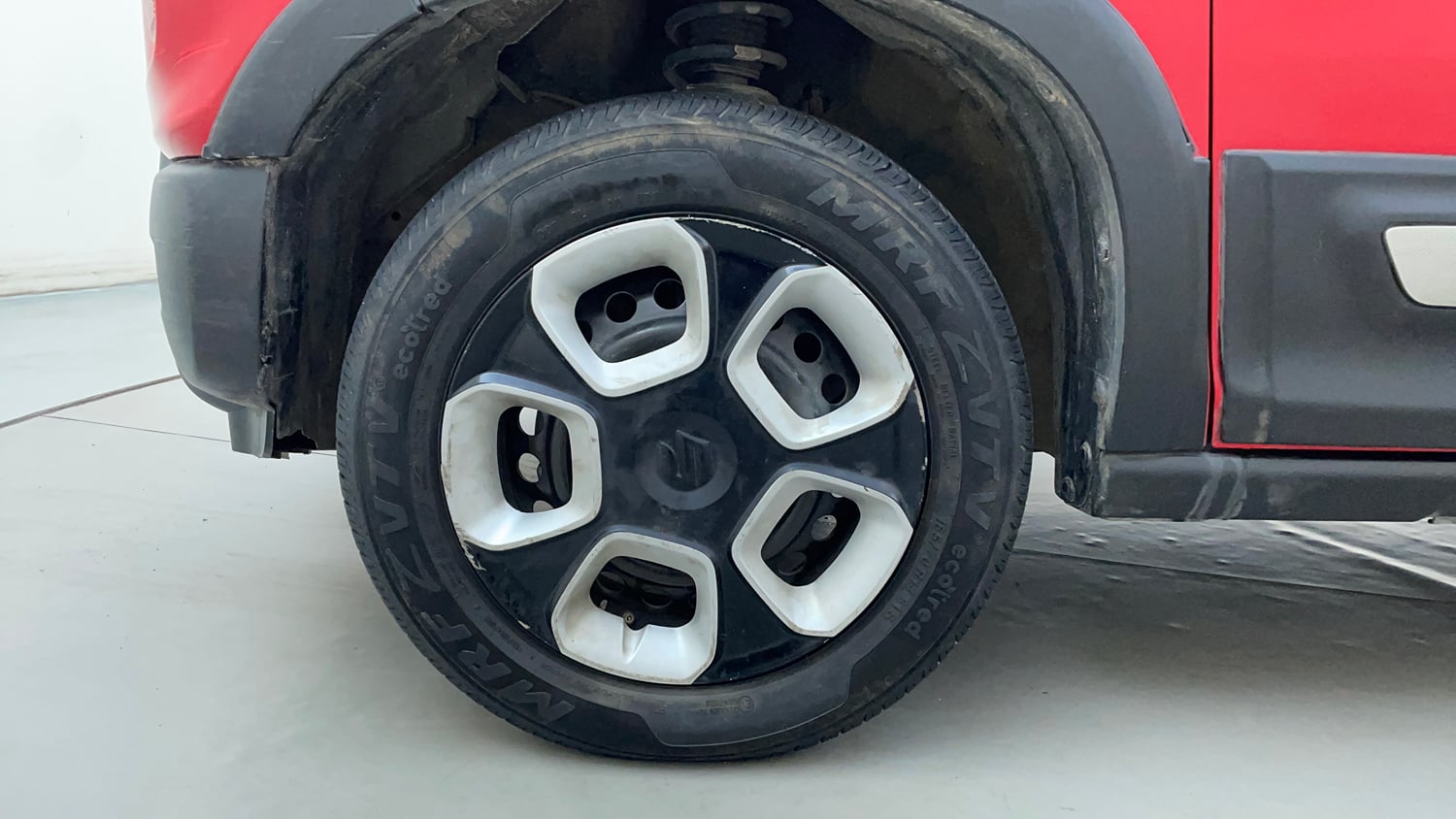 Used 2023 Maruti Suzuki S-Presso Vxi Plus Petrol Manual tyres LEFT FRONT TYRE RIM VIEW