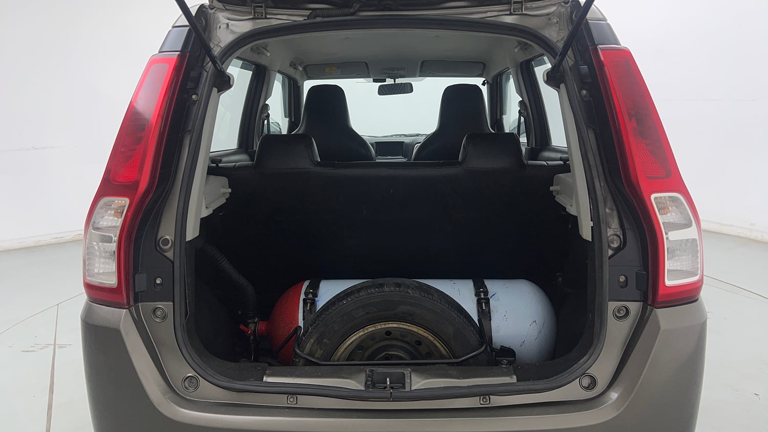 Used 2019 Maruti Suzuki Wagon R LXi (O) 1.0 CNG Cng Manual interior DICKY INSIDE VIEW