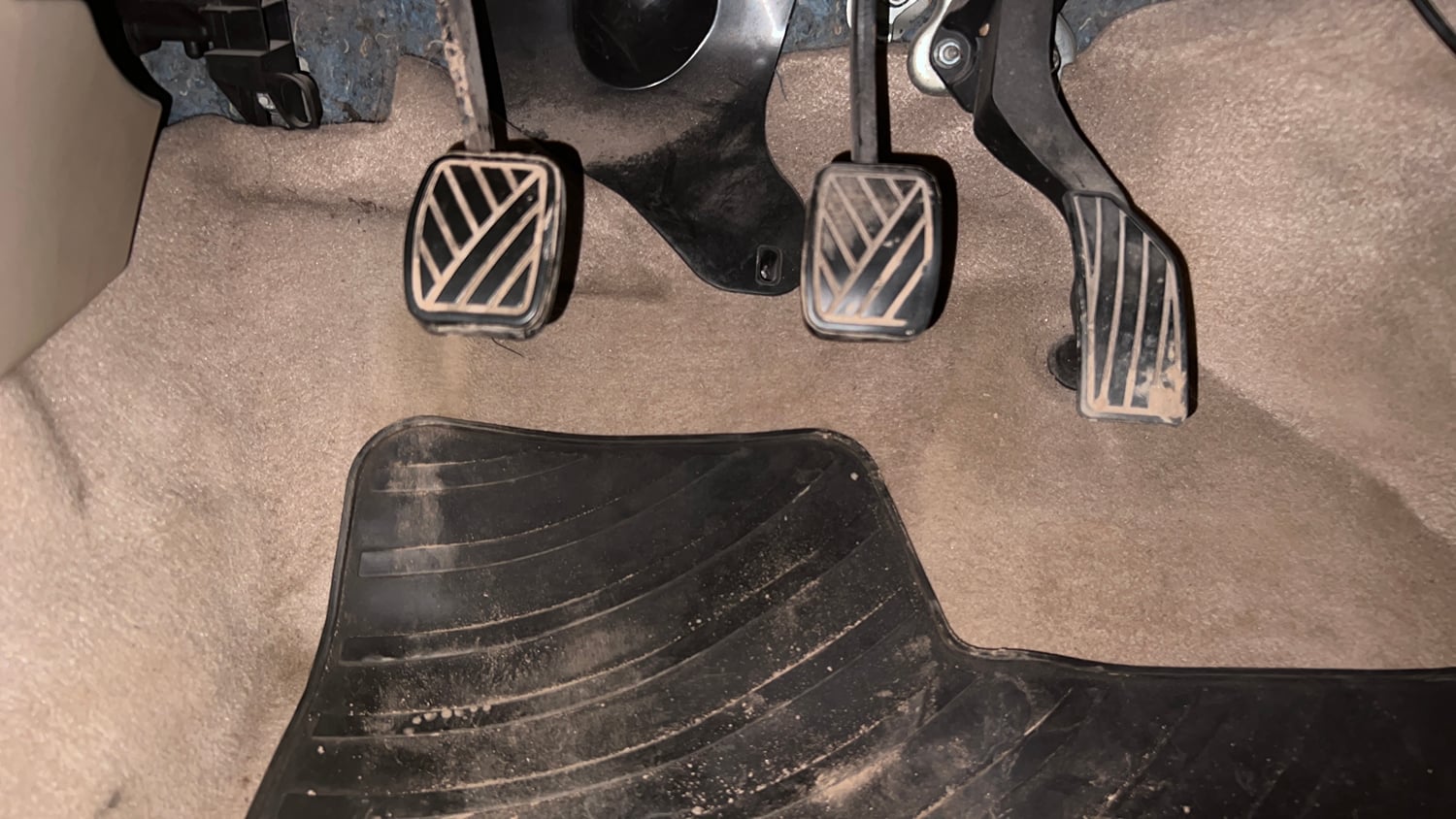 Used 2016 Maruti Suzuki Swift Dzire VXI Petrol Manual interior PEDALS VIEW