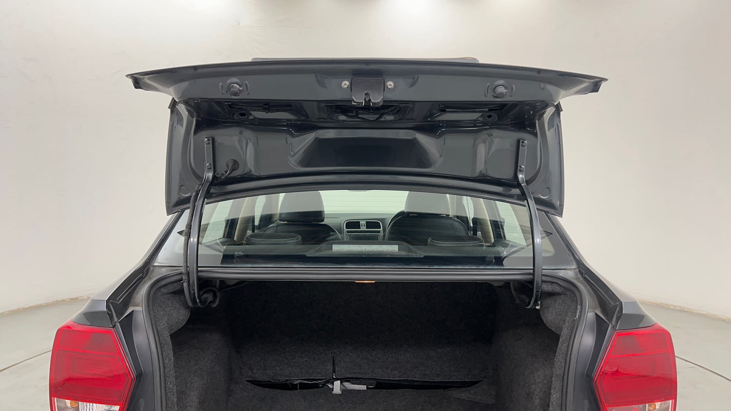 Used 2016 Volkswagen Ameo Highline1.2L (P) Petrol Manual interior DICKY DOOR OPEN VIEW