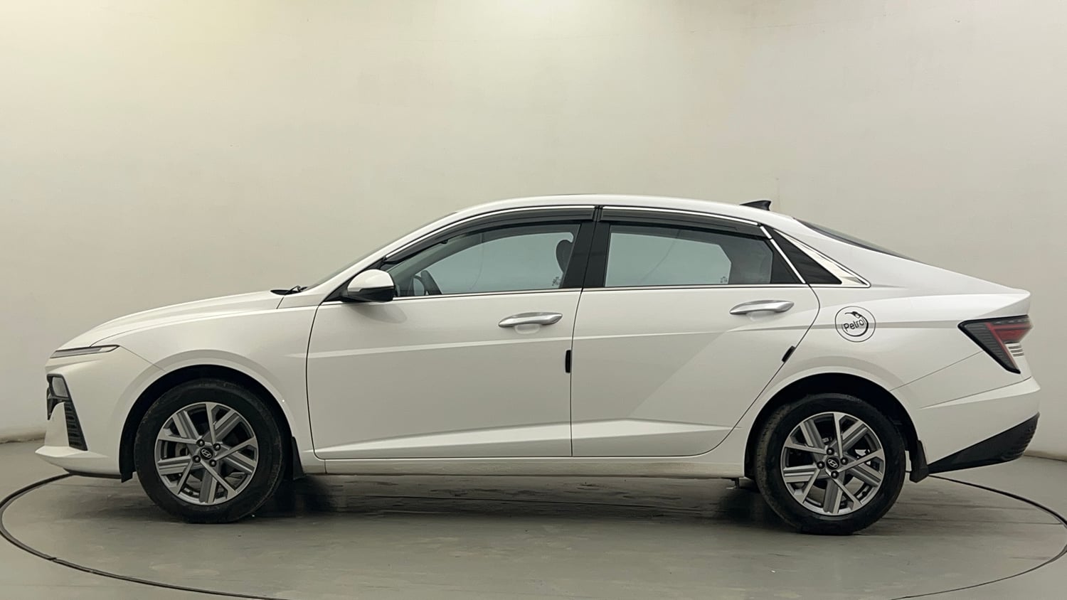 Used 2024 Hyundai Verna SX 1.5 Petrol MT Petrol Manual exterior LEFT SIDE VIEW